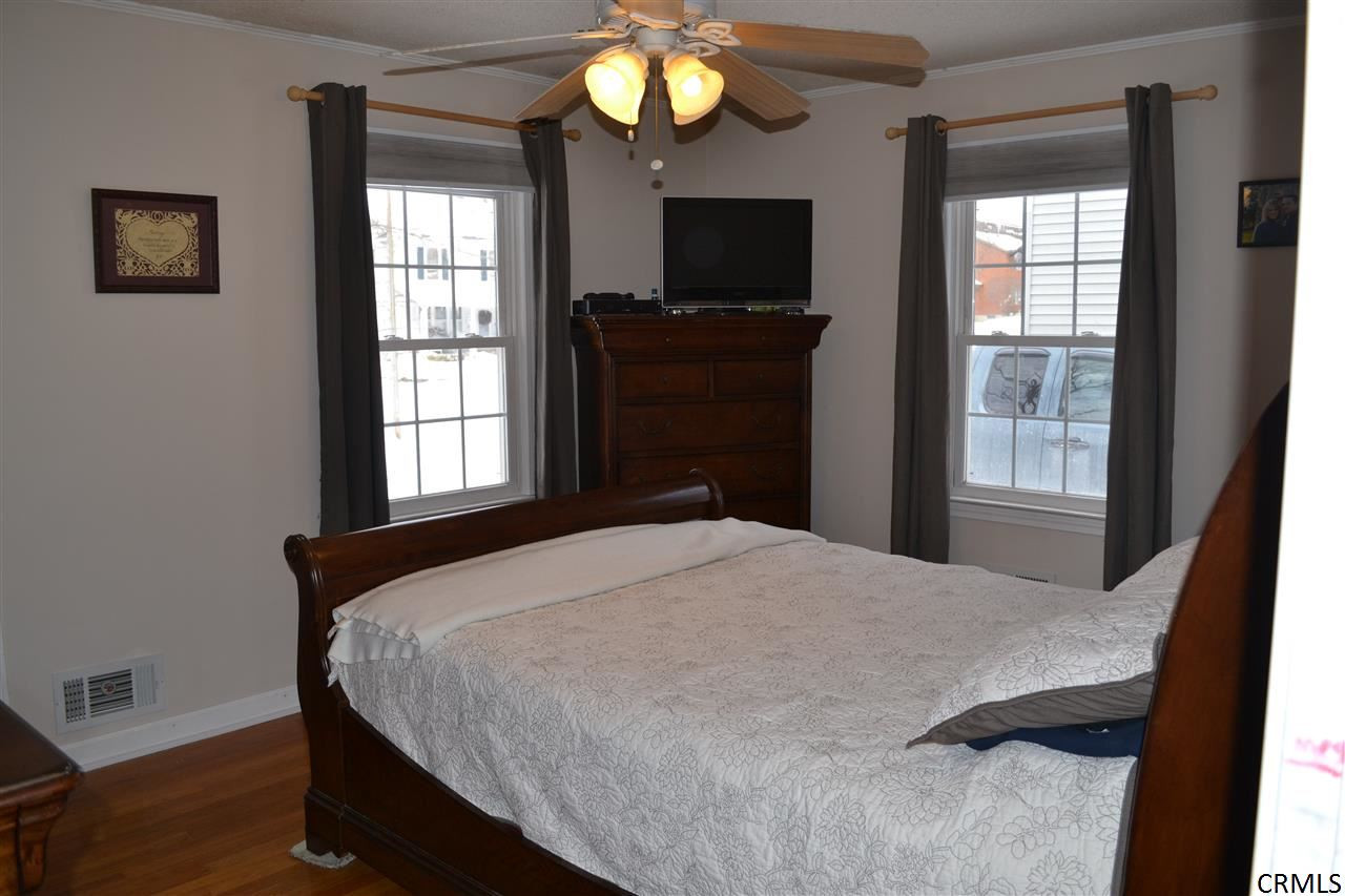 150 Eastholm Road Schenectady, NY 12304 - Photo 9 of 18 Photo 9