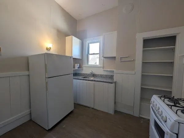 $1,625 | 145 Main Street, Unit 6, Newmarket, NH 03857