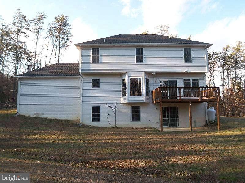 83 Massanutten Farms Road Front Royal, VA 22630 - Photo 2 of 30 Exterior (Rear)