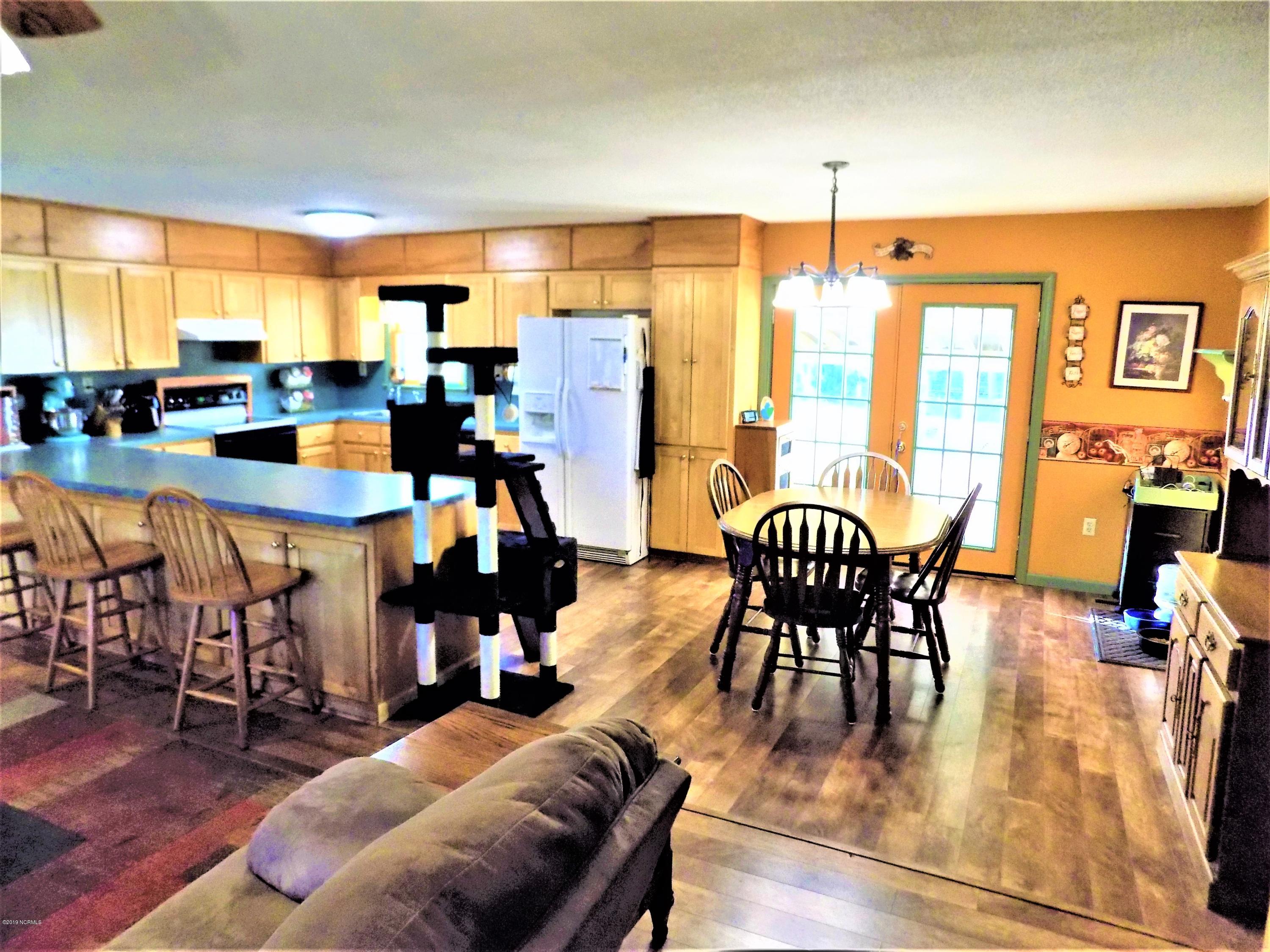 223 Cole Road Beulaville, NC 28518 - Photo 15 of 40 KITCHEN DINING