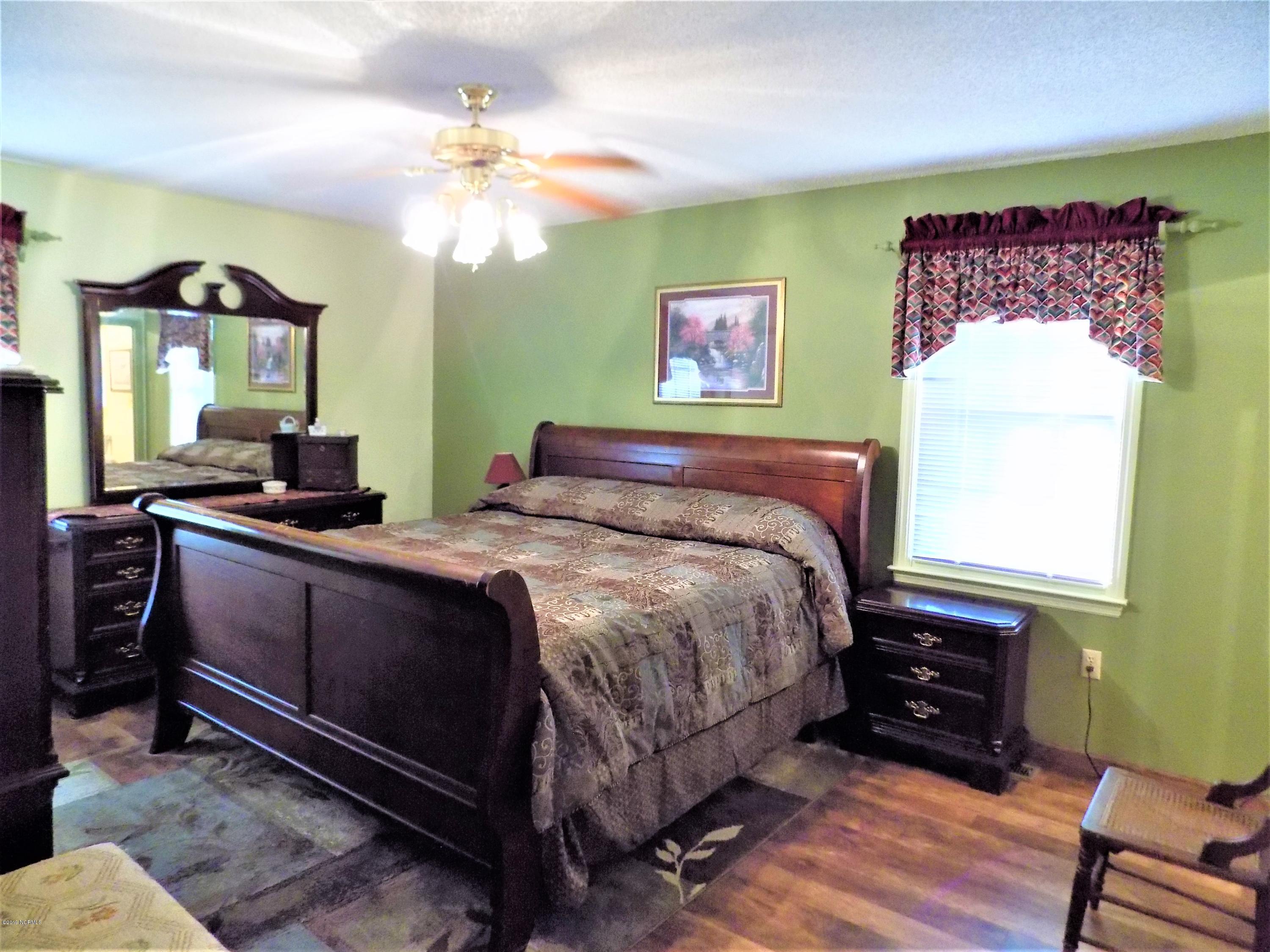 223 Cole Road Beulaville, NC 28518 - Photo 26 of 40 MASTER BEDROOM