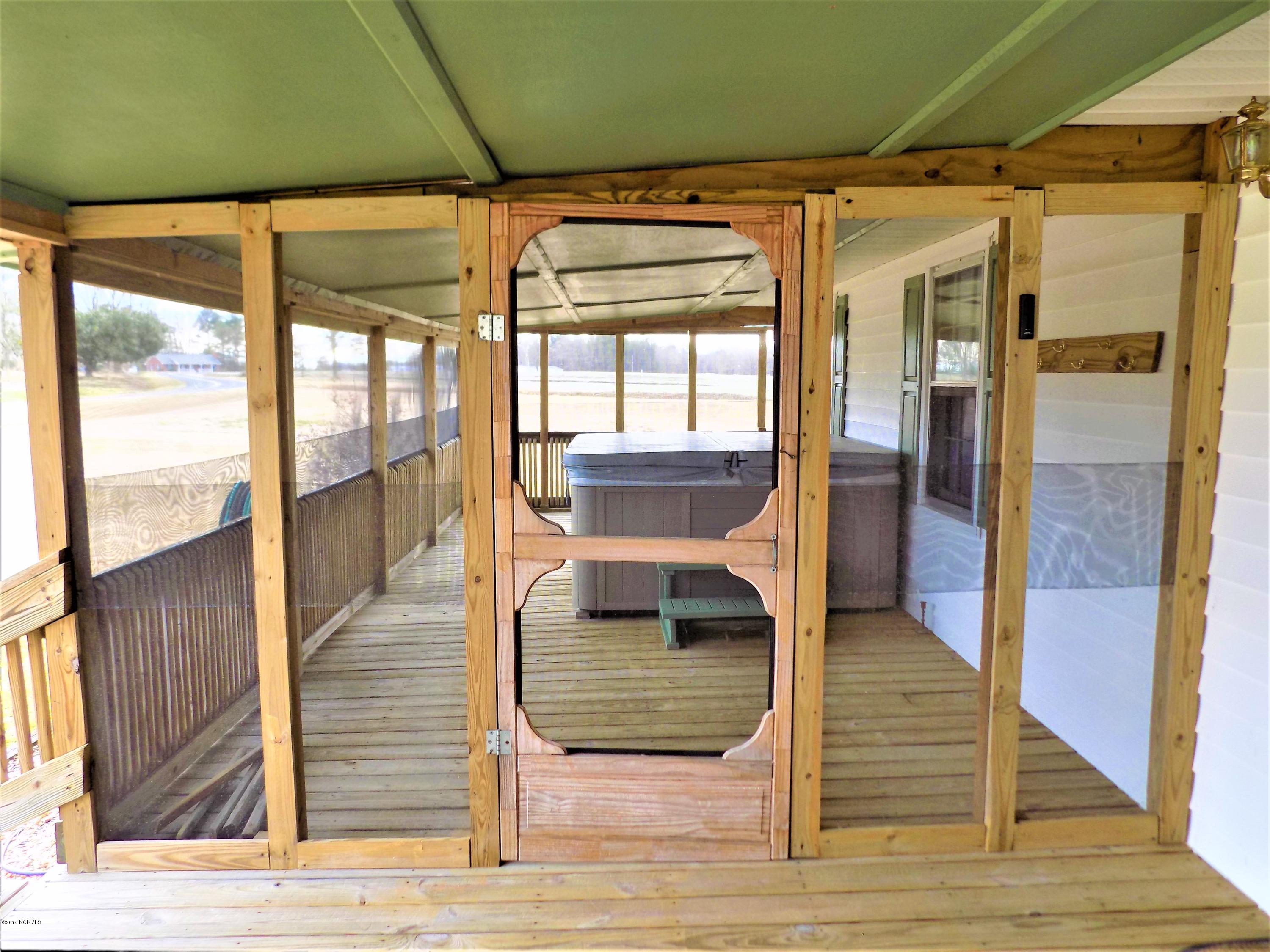 223 Cole Road Beulaville, NC 28518 - Photo 28 of 40 SCREENED PORCH/JACUZZI