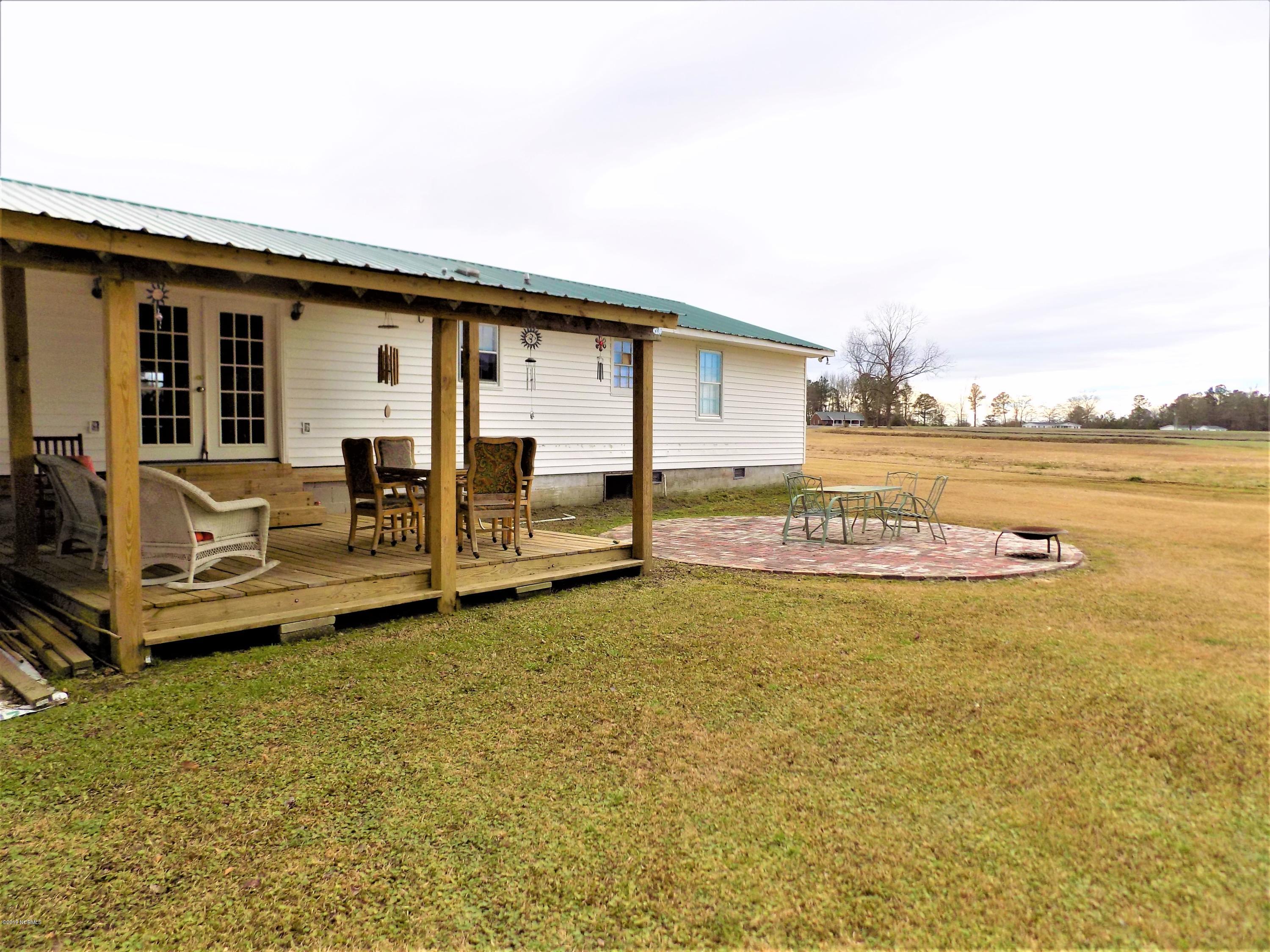 223 Cole Road Beulaville, NC 28518 - Photo 5 of 40 BACK DECK