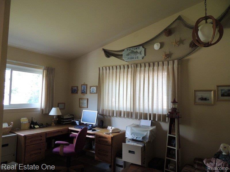 283 North Hill Circle Rochester, MI 48307 - Photo 14 of 21 Office/Den