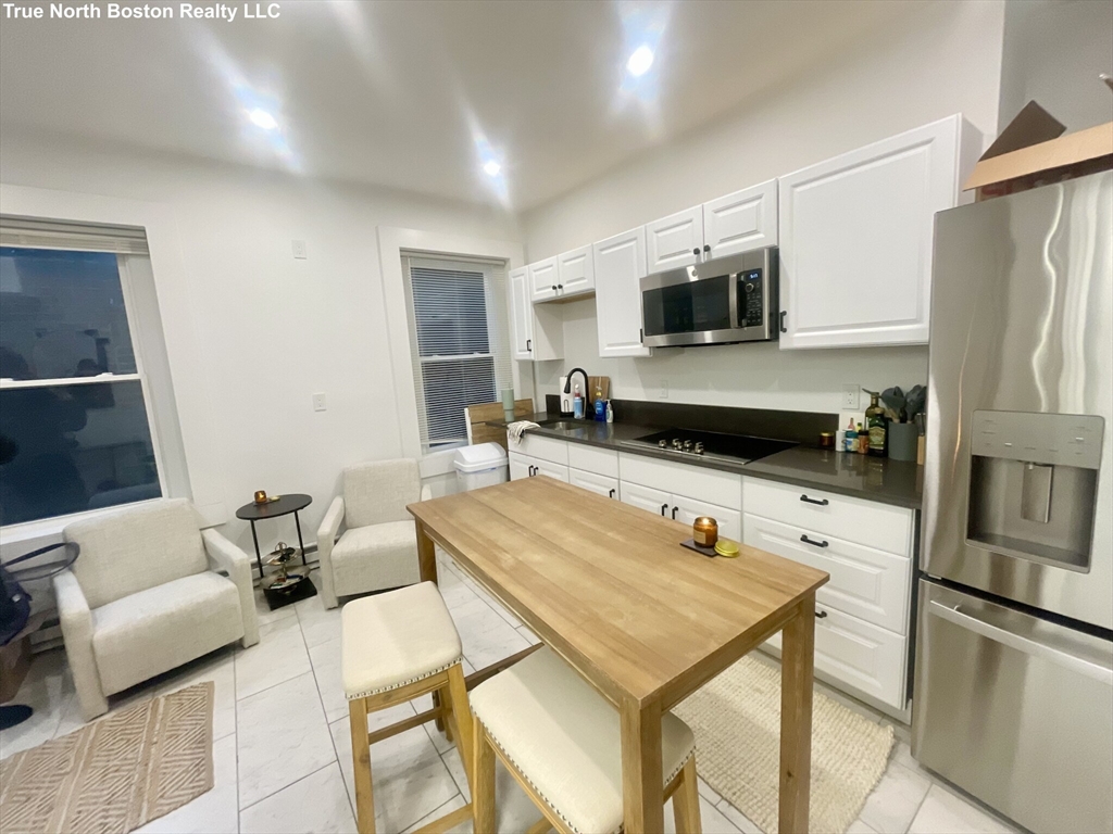 206 Hanover Street, Unit 2 Boston, MA 02113 - Photo 2 of 7