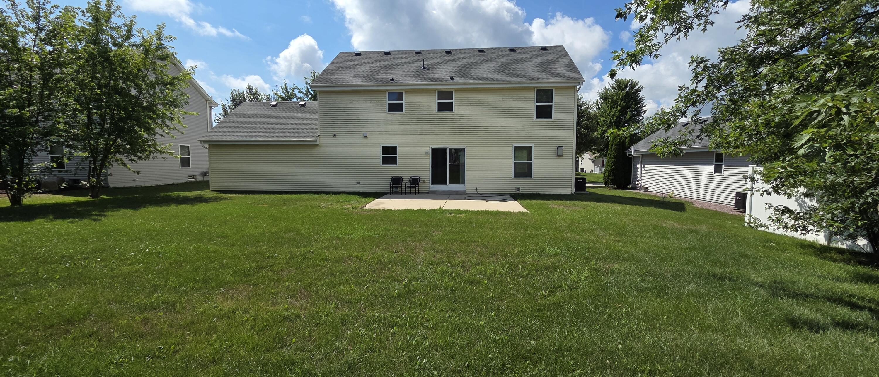 588 East Randy Road Oak Creek, WI 53154 - Photo 5 of 34 Nice Size Yard