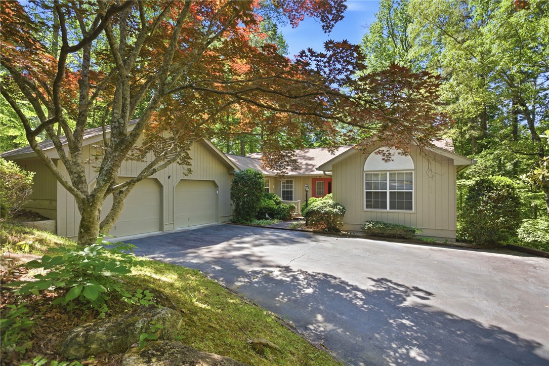 6 Tradewinds Way Salem, SC 29676 - Photo 1 of 50 This charming residence nestled in a lush, tree-filled landscape offers a welcoming curb appeal.