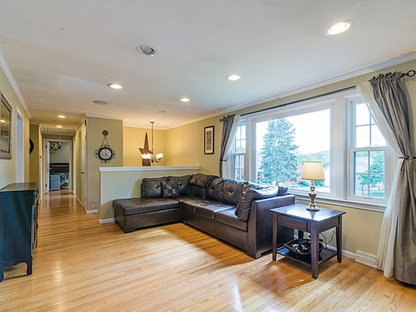 28 Crest Road Framingham, MA 01702 - Photo 3 of 21 Gallery Image 3