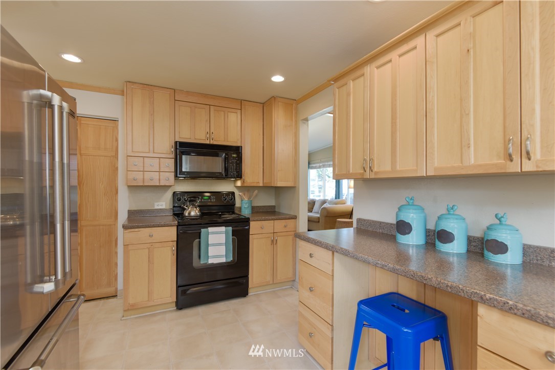 3009 Northeast 8th Street Renton, WA 98056 - Photo 12 of 25