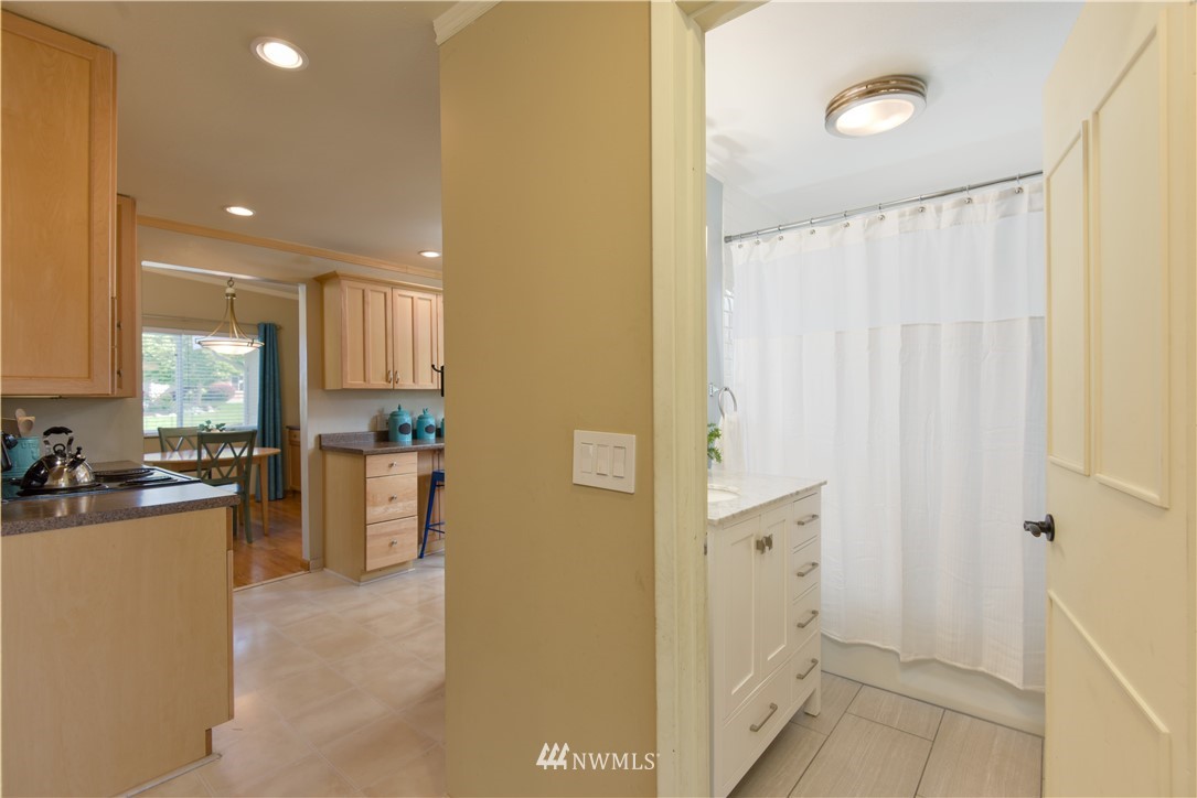 3009 Northeast 8th Street Renton, WA 98056 - Photo 13 of 25