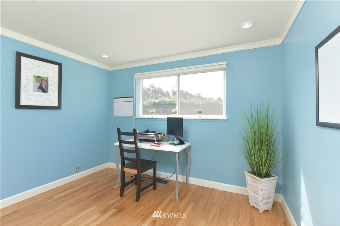 3009 Northeast 8th Street Renton, WA 98056 - Photo 18 of 25