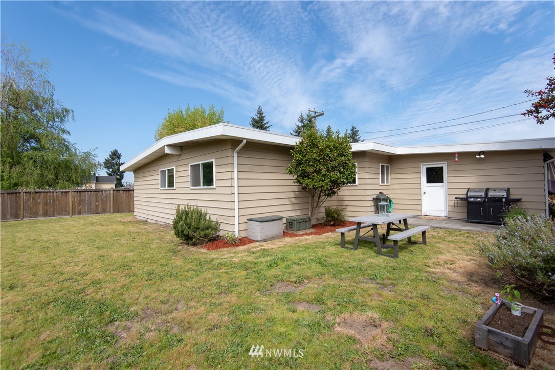 3009 Northeast 8th Street Renton, WA 98056 - Photo 20 of 25