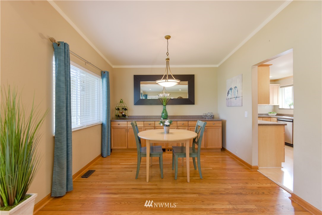 3009 Northeast 8th Street Renton, WA 98056 - Photo 7 of 25