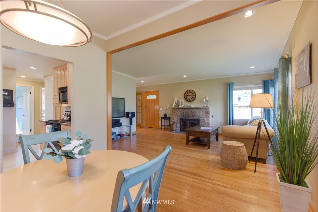 3009 Northeast 8th Street Renton, WA 98056 - Photo 10 of 25