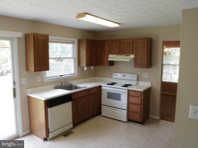 7947 Clark Station Road Severn, MD 21144 - Photo 2 of 13 Kitchen
