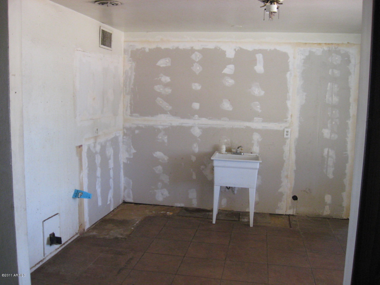 3319 West Ocotillo Road Phoenix, AZ 85017 - Photo 4 of 12 Kitchen
