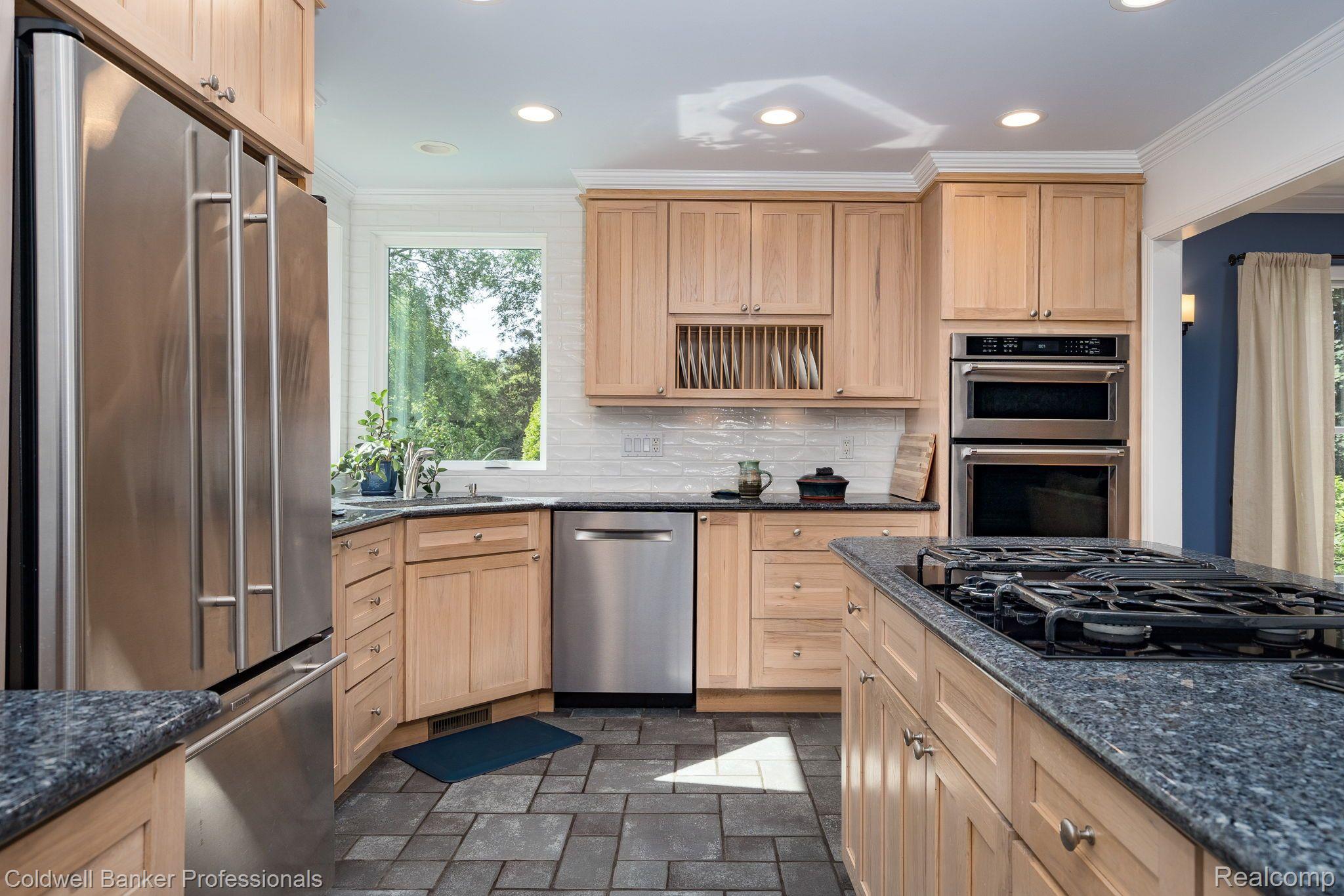 6540 Springfield Lane Clarkston, MI 48346 - Photo 9 of 57 New Maple Kitchen