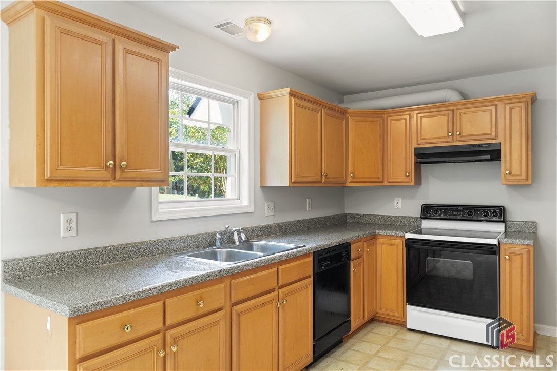 431 Brickleberry Ridge Athens, GA 30605 - Photo 9 of 22 Kitchen