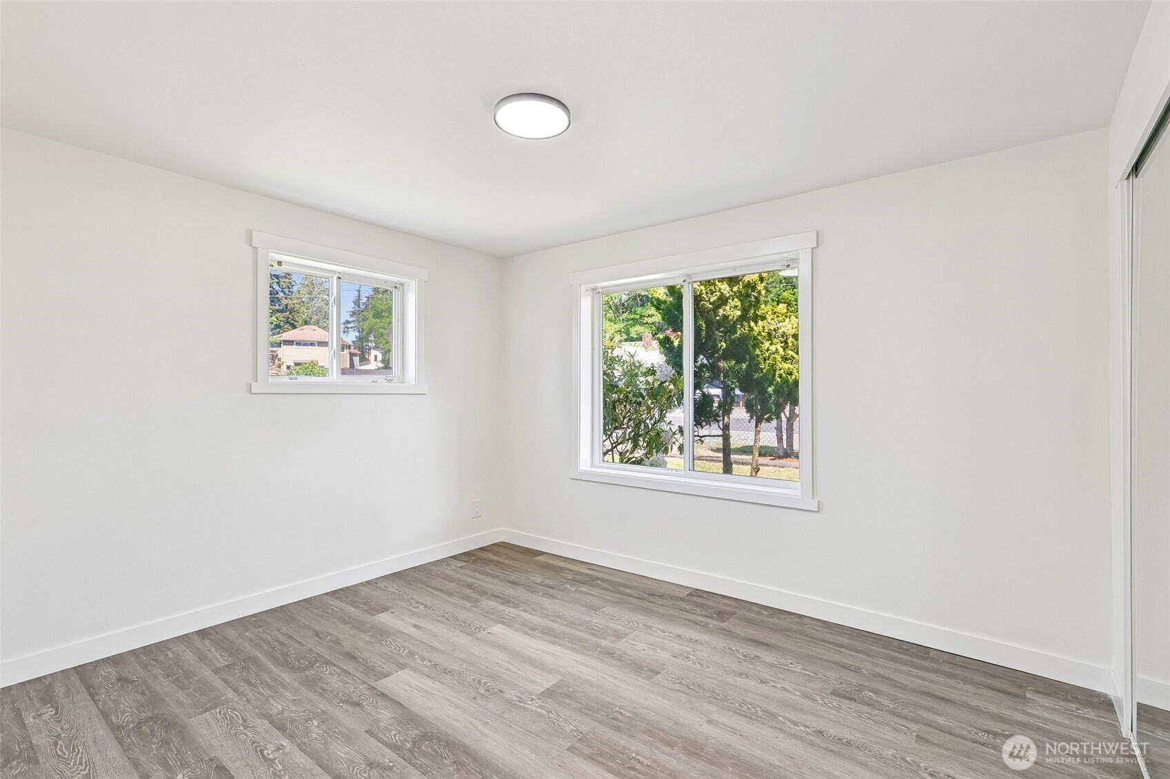 3425 Northeast 7th Place Renton, WA 98056 - Photo 17 of 36 Gallery Image 17