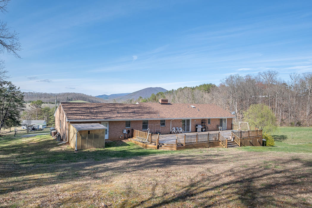 492 Bobletts Gap Road Buchanan, VA 24066 - Photo 33 of 44 Back View