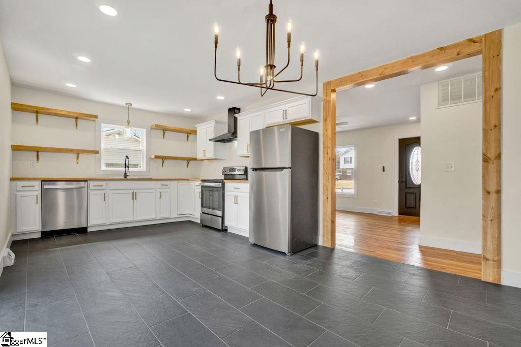 204 Quartermaster Road Spartanburg, SC 29301 - Photo 5 of 48