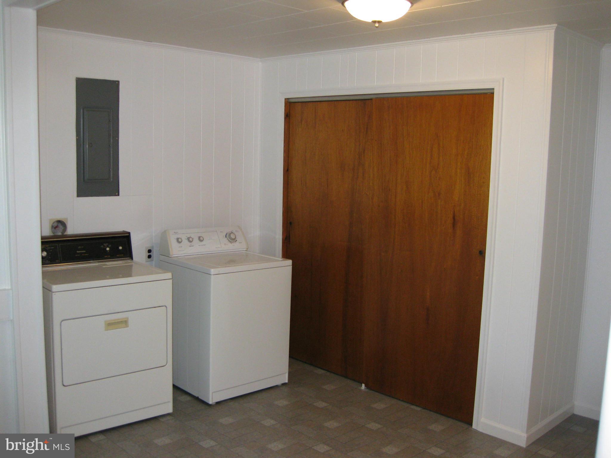 1306 East Riverside Avenue Essex, MD 21221 - Photo 8 of 30 Interior (General)