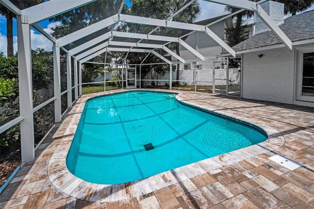 409 Barbara Lane Tampa, FL 33609 - Photo 50 of 51 a view of a backyard of a house