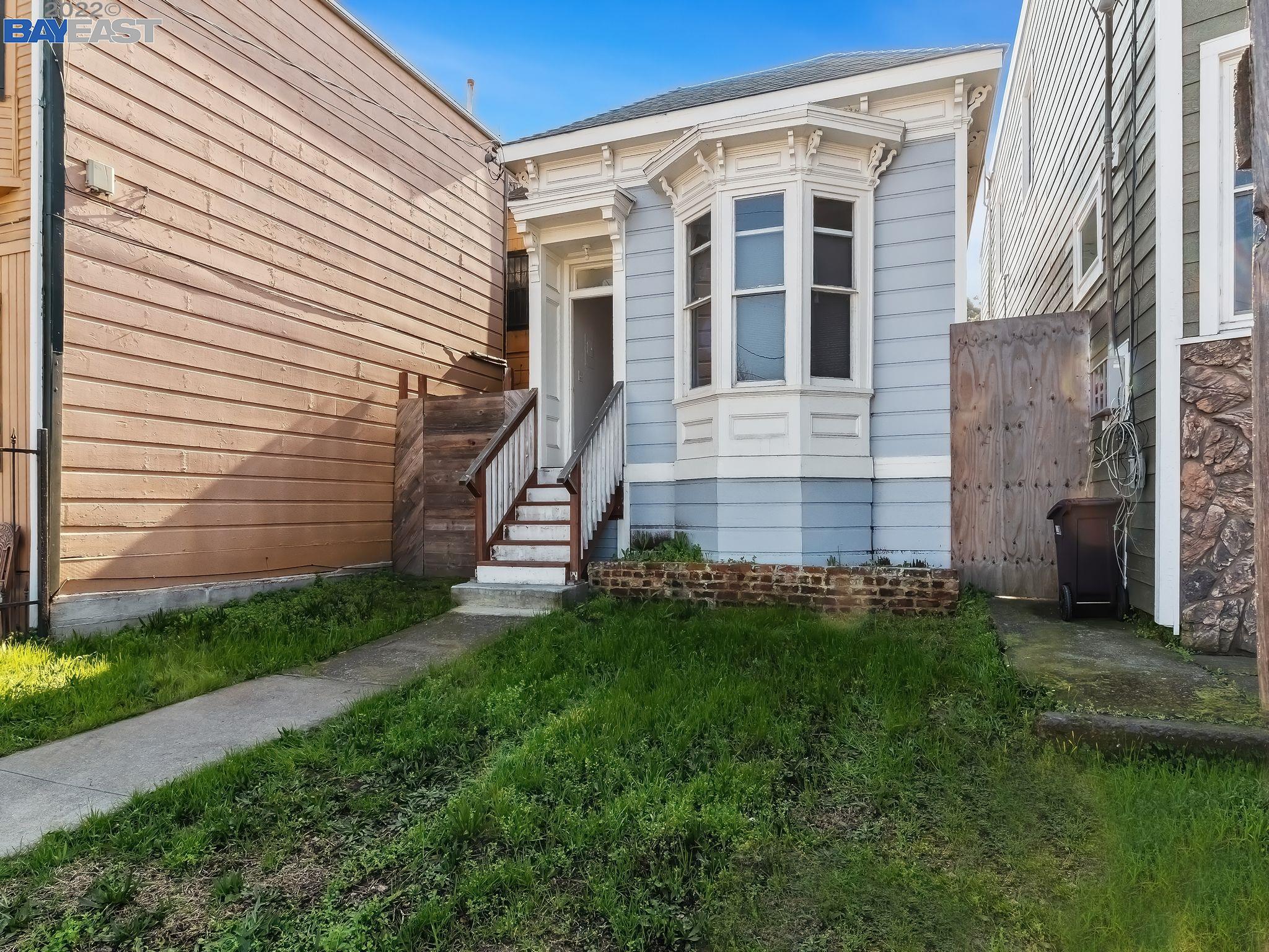 1477 Fifth Street Oakland, CA 94607 - Photo 1 of 1 a view of a back yard of the house