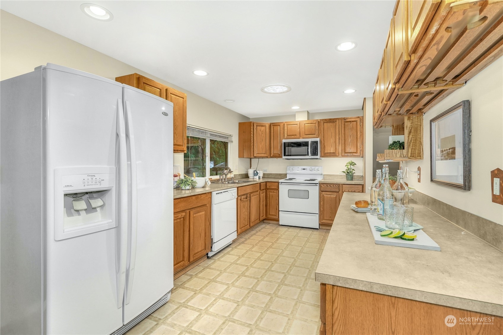 19215 1st Avenue Southeast Bothell, WA 98012 - Photo 12 of 35 Gallery Image 12