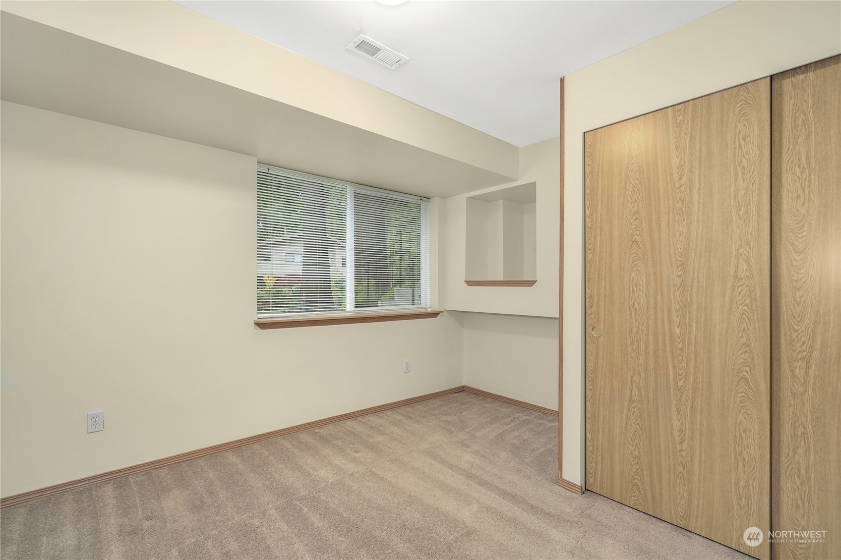 19215 1st Avenue Southeast Bothell, WA 98012 - Photo 25 of 35 Gallery Image 25