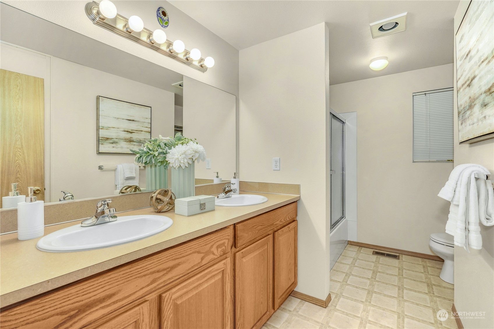 19215 1st Avenue Southeast Bothell, WA 98012 - Photo 26 of 35 Gallery Image 26