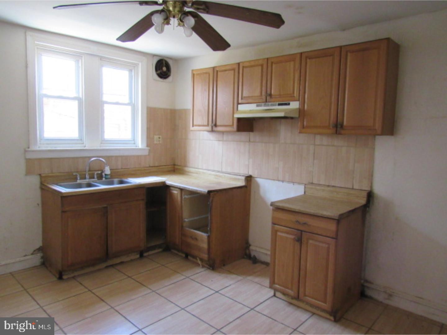 6147 Reedland Street Philadelphia, PA 19142 - Photo 4 of 13 Gallery Image 4