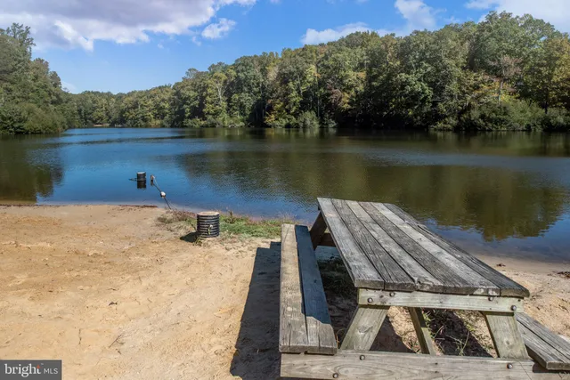 $330,000 | 8518 Tompkins Drive, King George, VA 22485