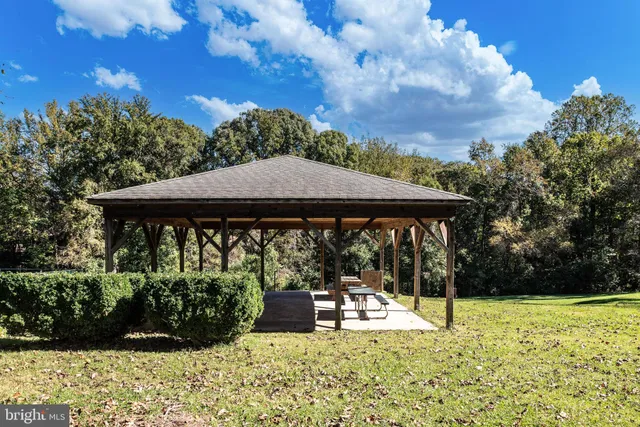 $330,000 | 8518 Tompkins Drive, King George, VA 22485