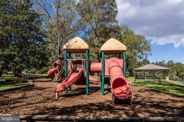 $330,000 | 8518 Tompkins Drive, King George, VA 22485