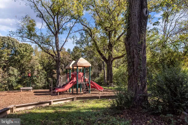 $330,000 | 8518 Tompkins Drive, King George, VA 22485