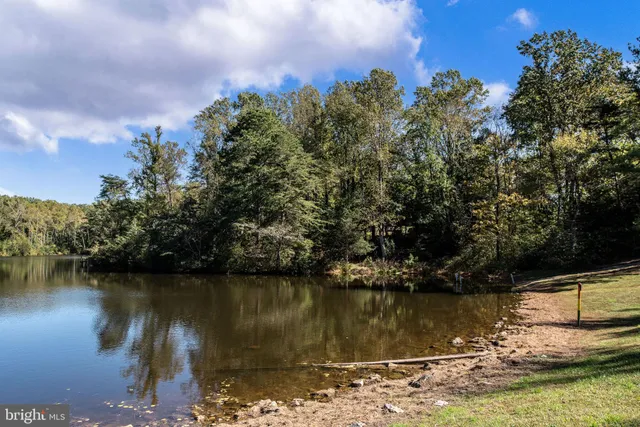 $330,000 | 8518 Tompkins Drive, King George, VA 22485