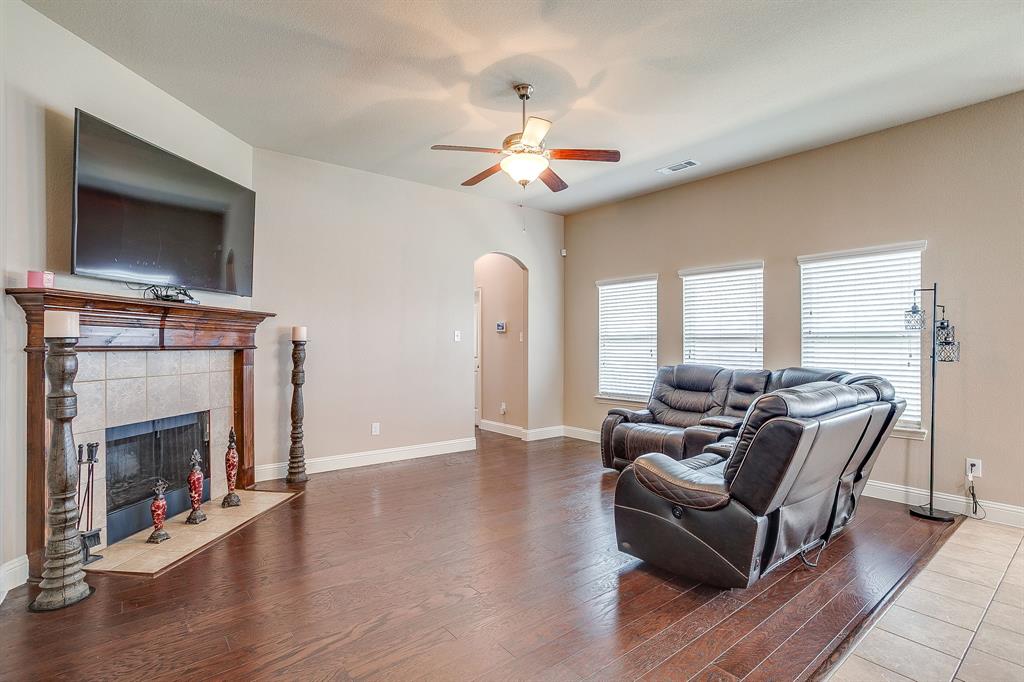 110 Sheri Way Red Oak, TX 75154 - Photo 17 of 36