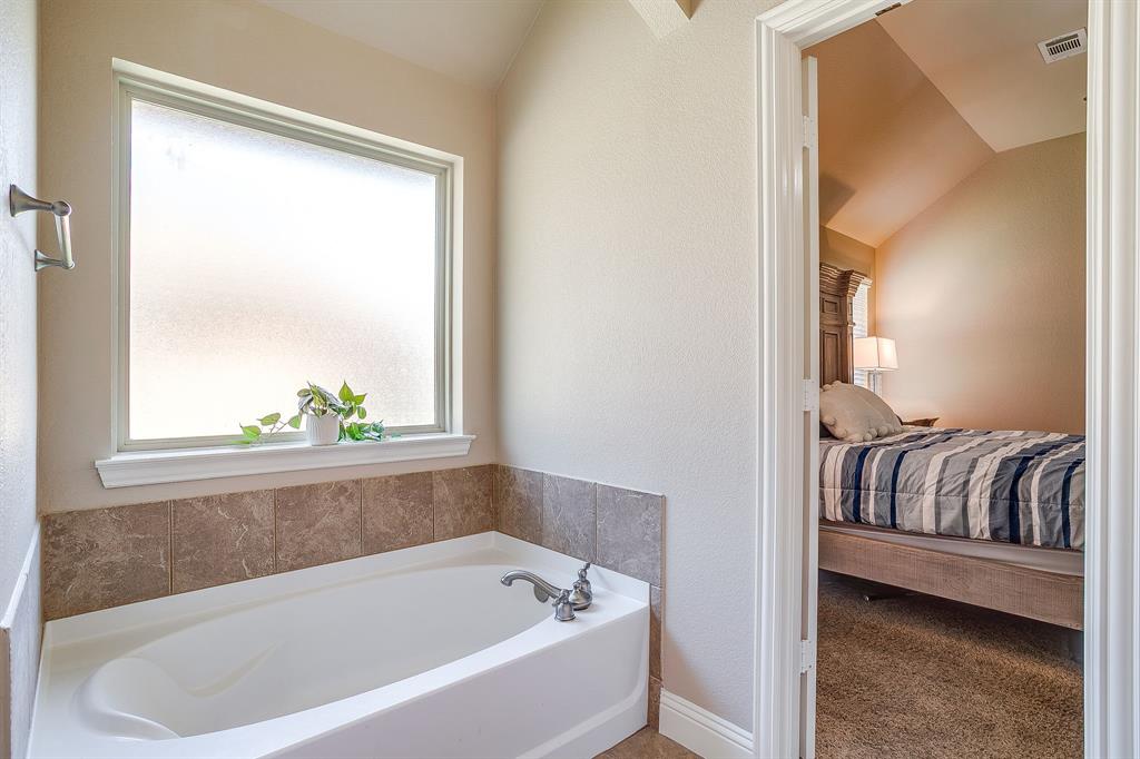 110 Sheri Way Red Oak, TX 75154 - Photo 23 of 36