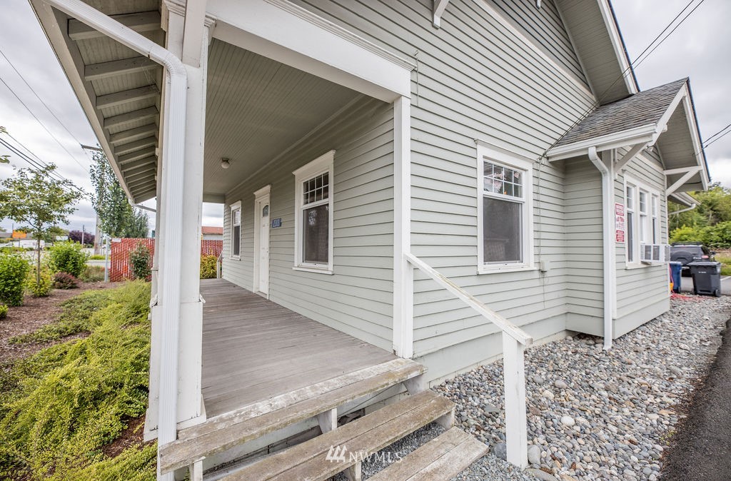 2313 Old Highway 99 South Road Mount Vernon, WA 98273 - Photo 4 of 37 Gallery Image 4