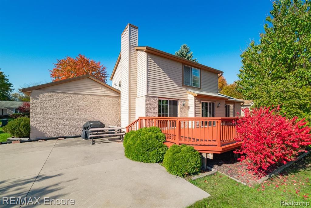 2025 Avonstoke Road Rochester Hills, MI 48307 - Photo 42 of 47
