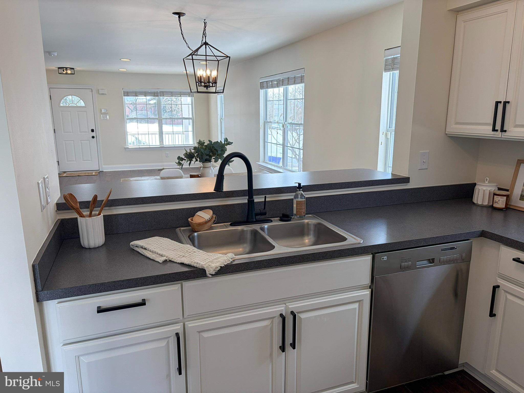 537 May Street Pottstown, PA 19464 - Photo 16 of 47