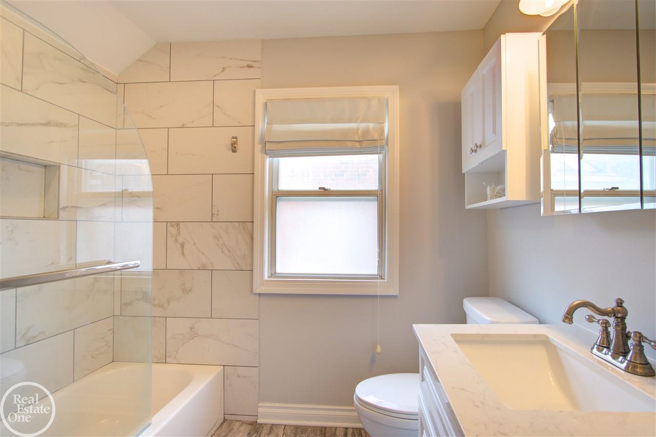 428 Lothrop Road Grosse Pointe Farms, MI 48236 - Photo 11 of 41