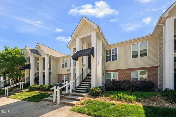 $265,000 | 2400 Huntscroft Lane, Unit 202, Raleigh, NC 27617
