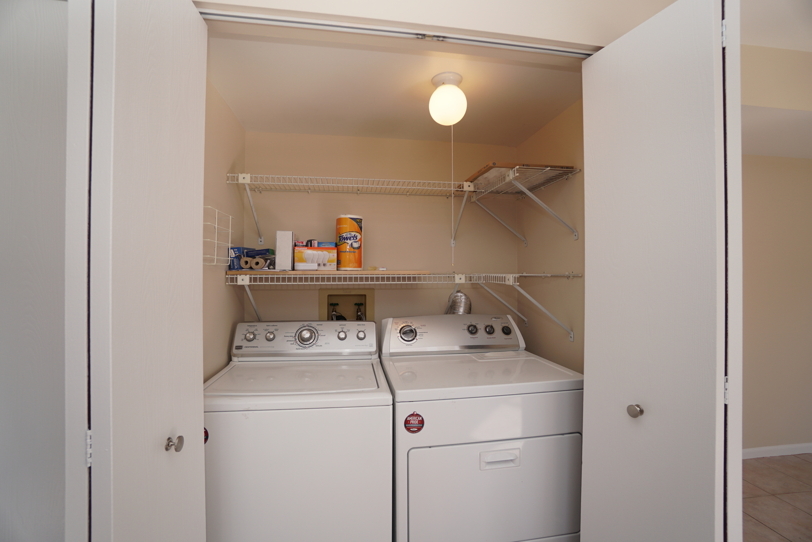 86 Bradford Lane Mundelein, IL 60060 - Photo 9 of 21 a utility room with dryer and washer