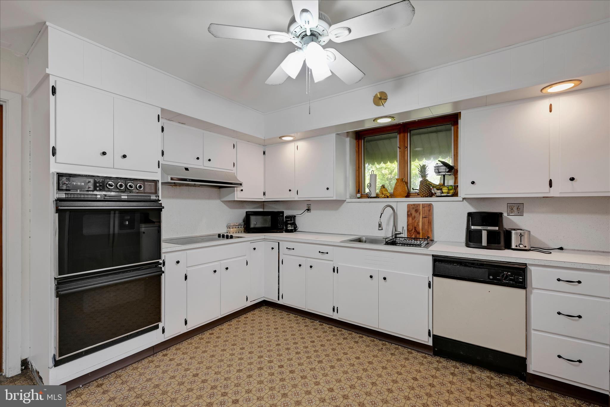 1314 Main Street Gilberton, PA 17934 - Photo 17 of 44 Kitchen