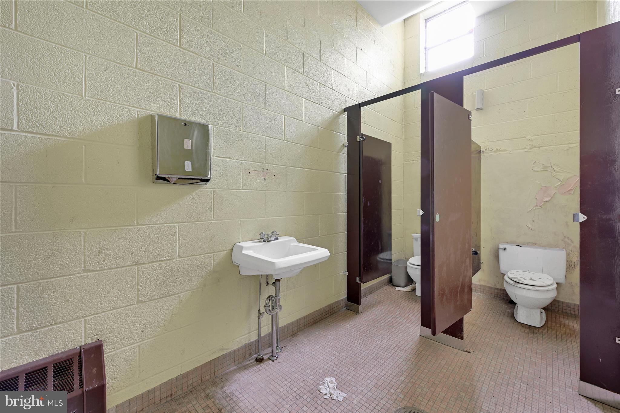 1314 Main Street Gilberton, PA 17934 - Photo 22 of 44 Bathroom