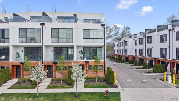 $699,900 | 533 East Harrison Avenue, Unit 35, Royal Oak, MI 48067
