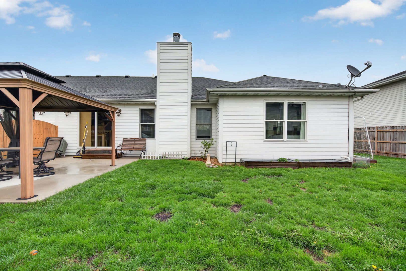 2031 Locust Road Morris, IL 60450 - Photo 28 of 32 a view of a house with backyard