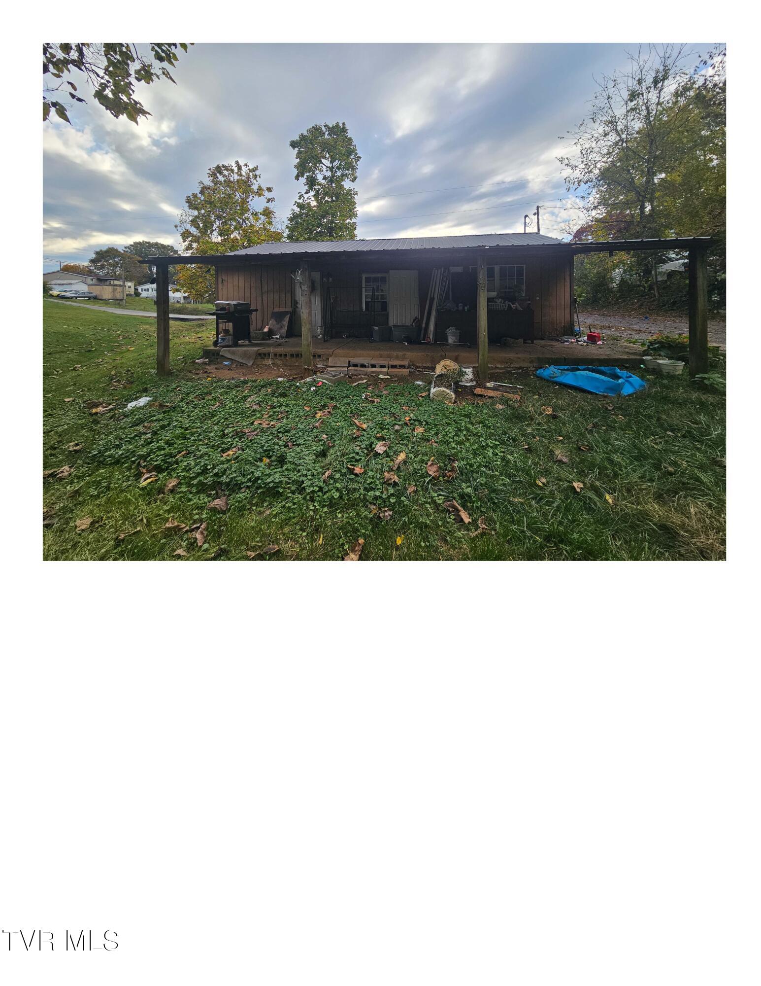 1825 Sweetbriar Road Kingsport, TN 37665 - Photo 2 of 4 1000012325.jpg